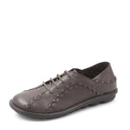 天美意2012春季深棕色牛皮男單鞋評測 經(jīng)典設計與實用性的結(jié)合