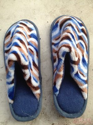 義烏越火江湖 10元甩賣模式如何引爆地?cái)偯尥闲l(fā)新潮流